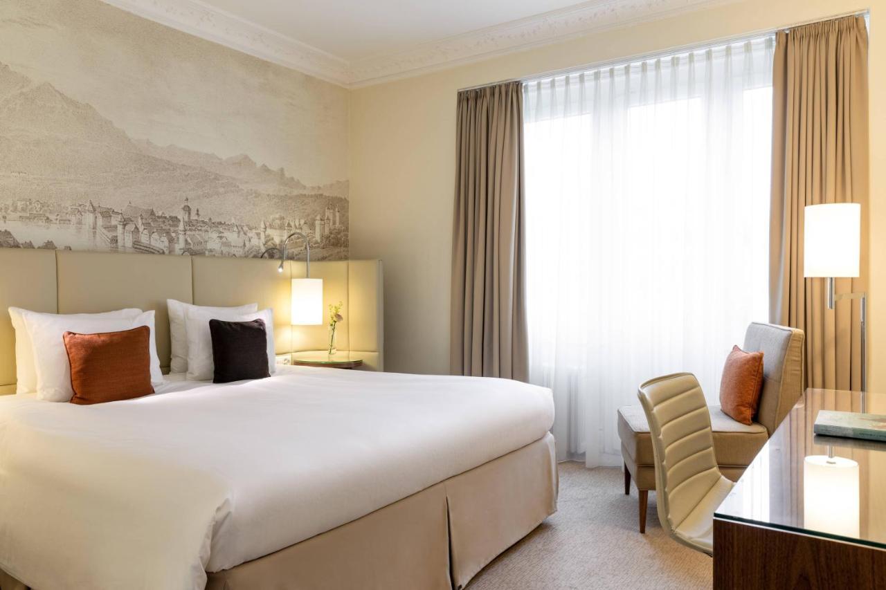 Renaissance Hotel 5*
