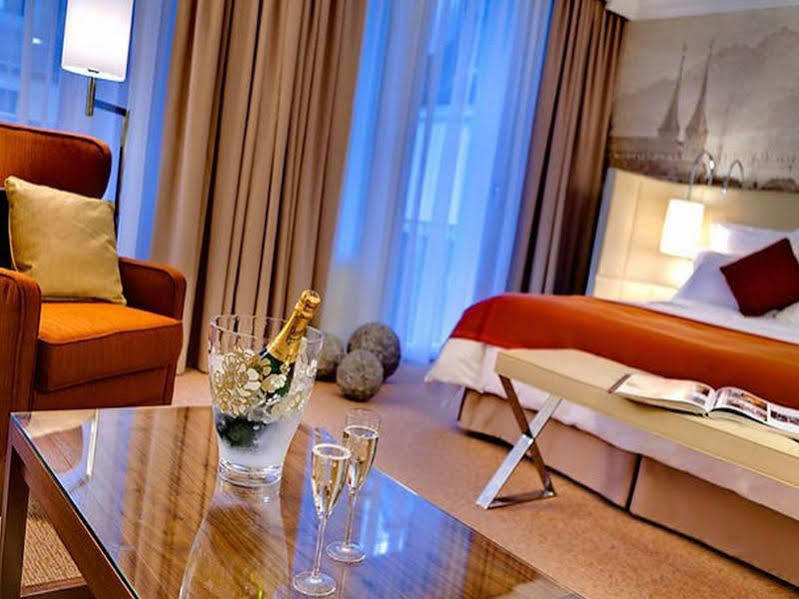Renaissance Hotel