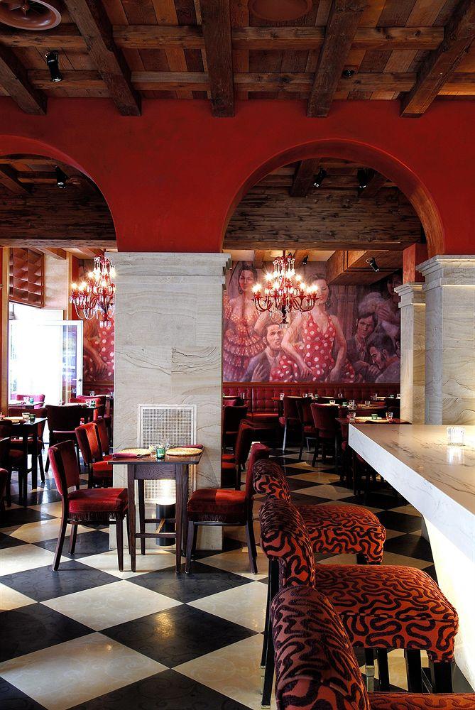 Renaissance Lucerna